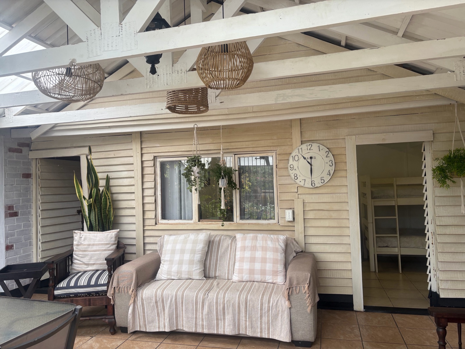Covered patio lounge