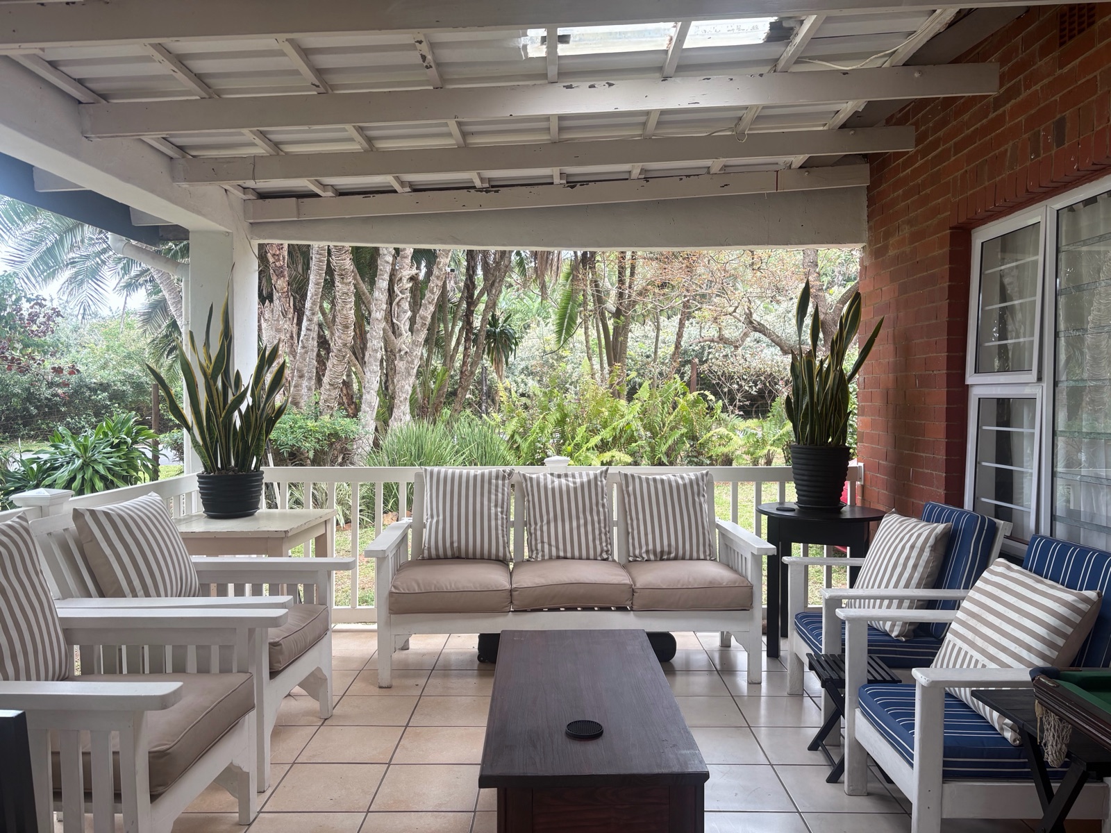 The covered stoep lounge