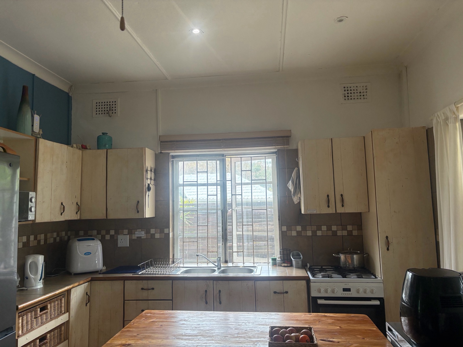 Kitchen and dining table